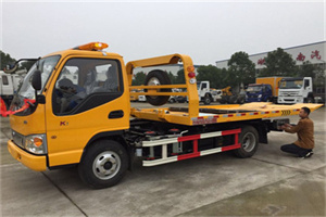 界首哪里有拖车服务