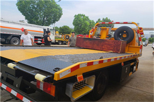 界首附近拖车电话号码服务