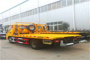 界首附近拖车救援搭电